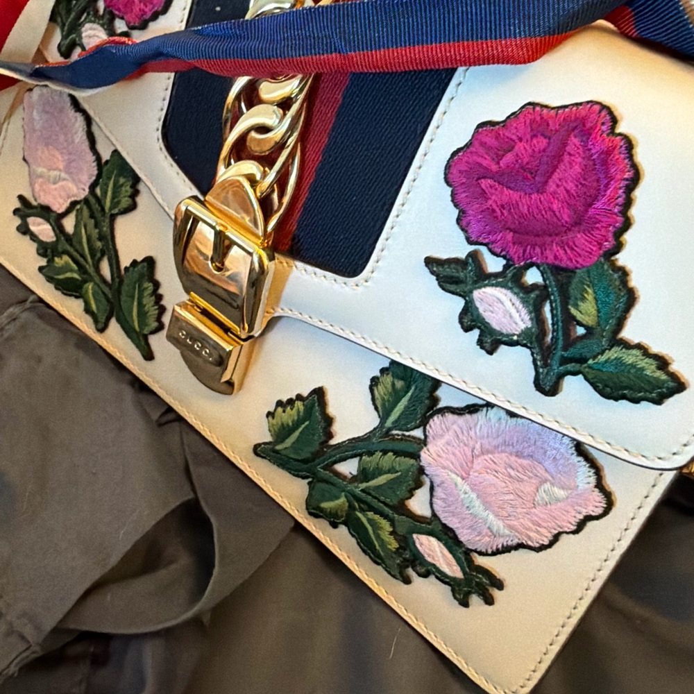 Gucci sylvie white limited edition bag.